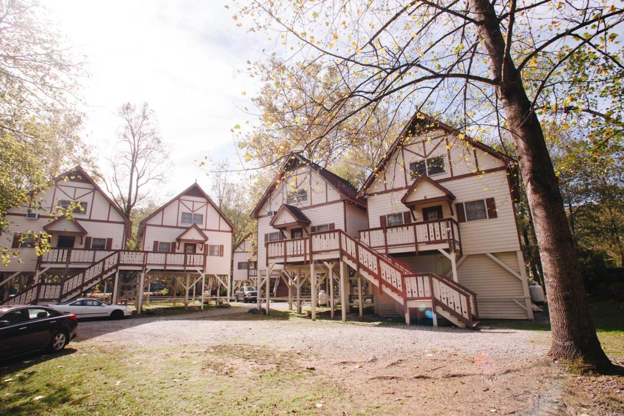 Riverbend Motel & Cabins Helen Exterior photo