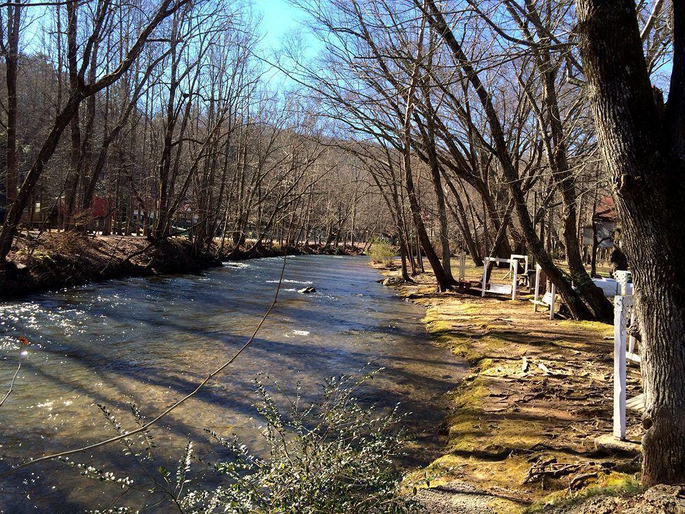 Riverbend Motel & Cabins Helen Exterior photo